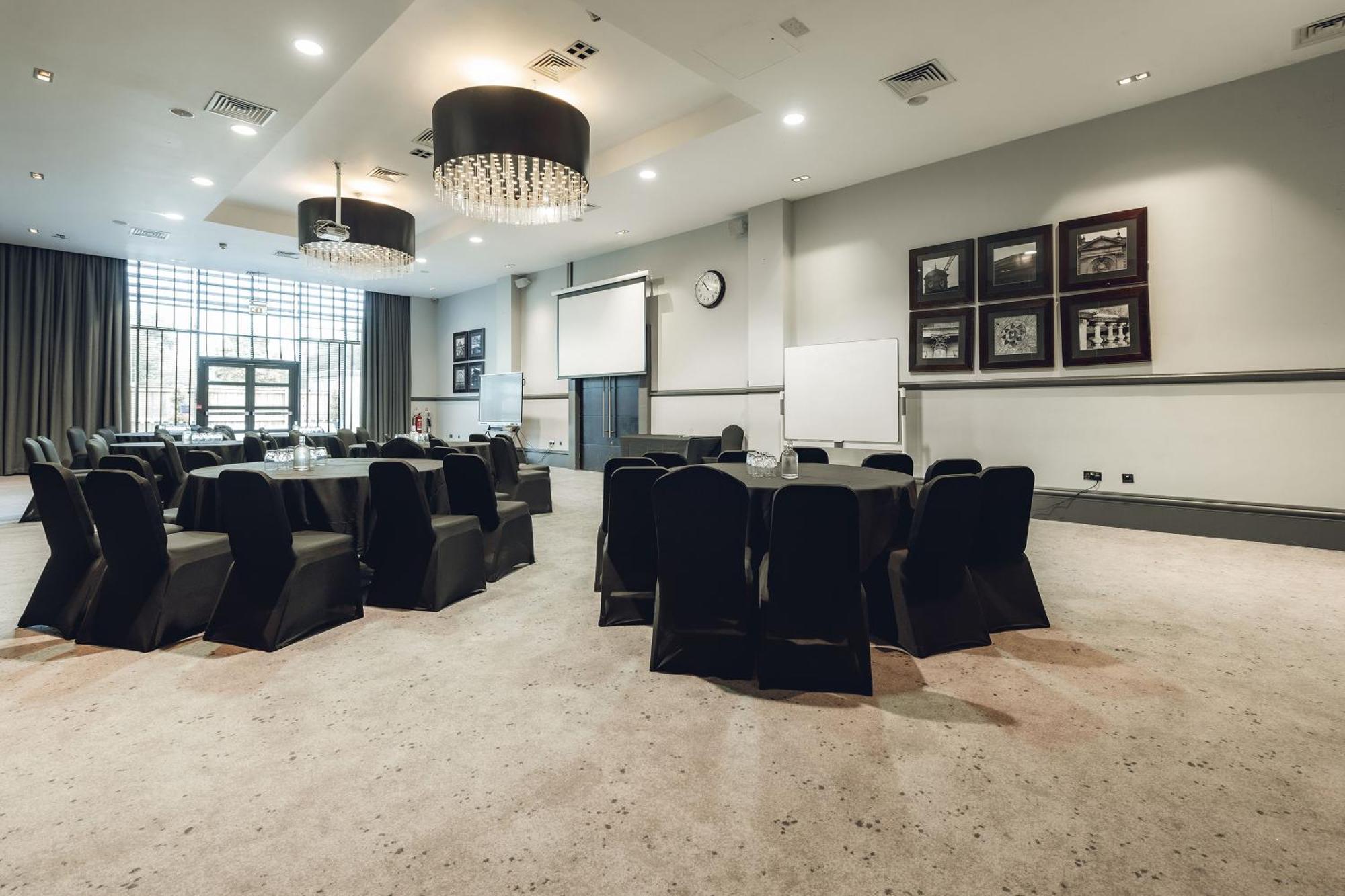 Village Hotel Manchester Ashton Экстерьер фото