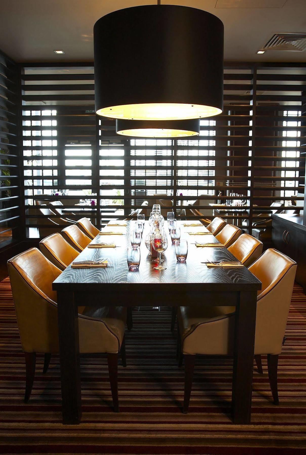 Village Hotel Manchester Ashton Экстерьер фото